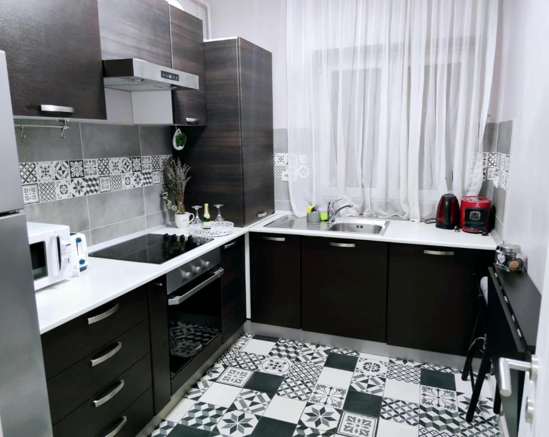 Chic Studio Old City Center - Ivo19 Бухарест Екстер'єр фото