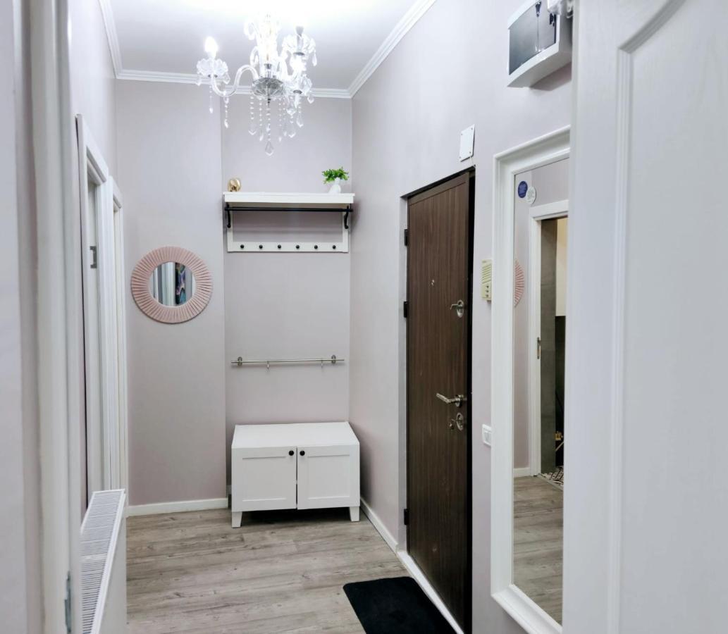 Chic Studio Old City Center - Ivo19 Бухарест Екстер'єр фото