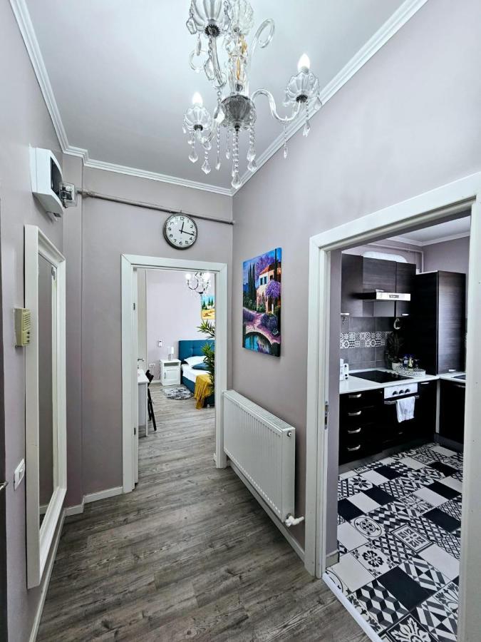 Chic Studio Old City Center - Ivo19 Бухарест Екстер'єр фото